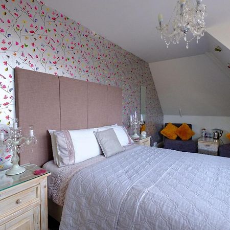 Robertsbrook Guest House Суонидж Екстериор снимка