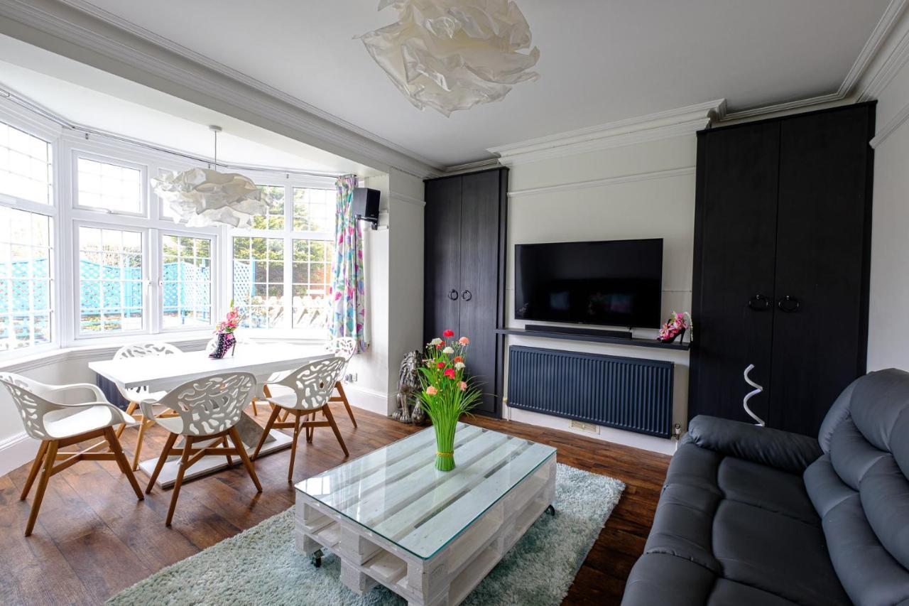 Robertsbrook Guest House Суонидж Екстериор снимка