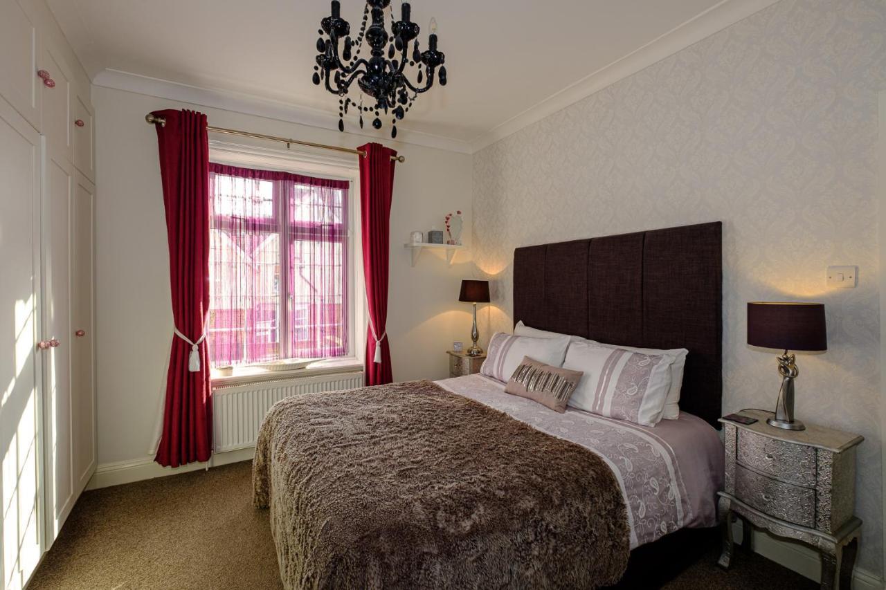 Robertsbrook Guest House Суонидж Екстериор снимка