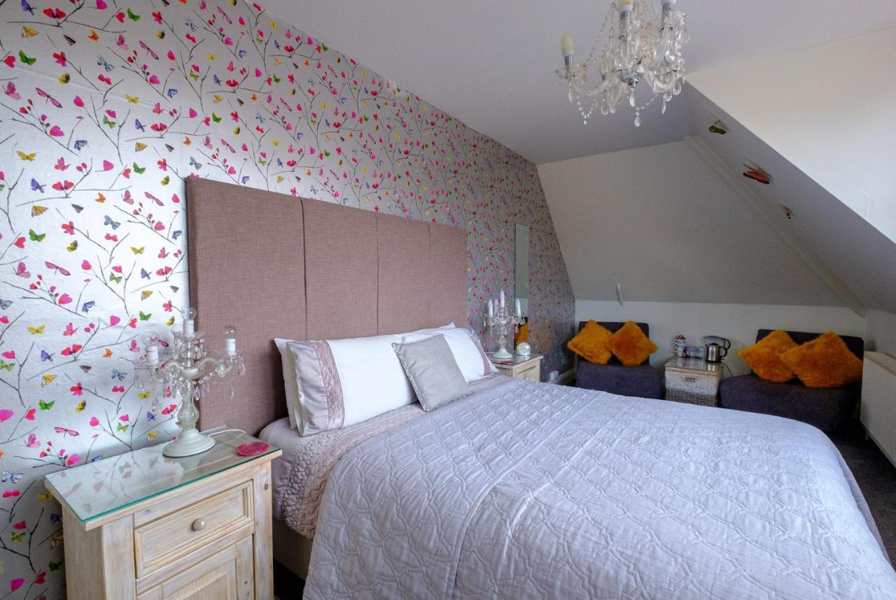 Robertsbrook Guest House Суонидж Екстериор снимка