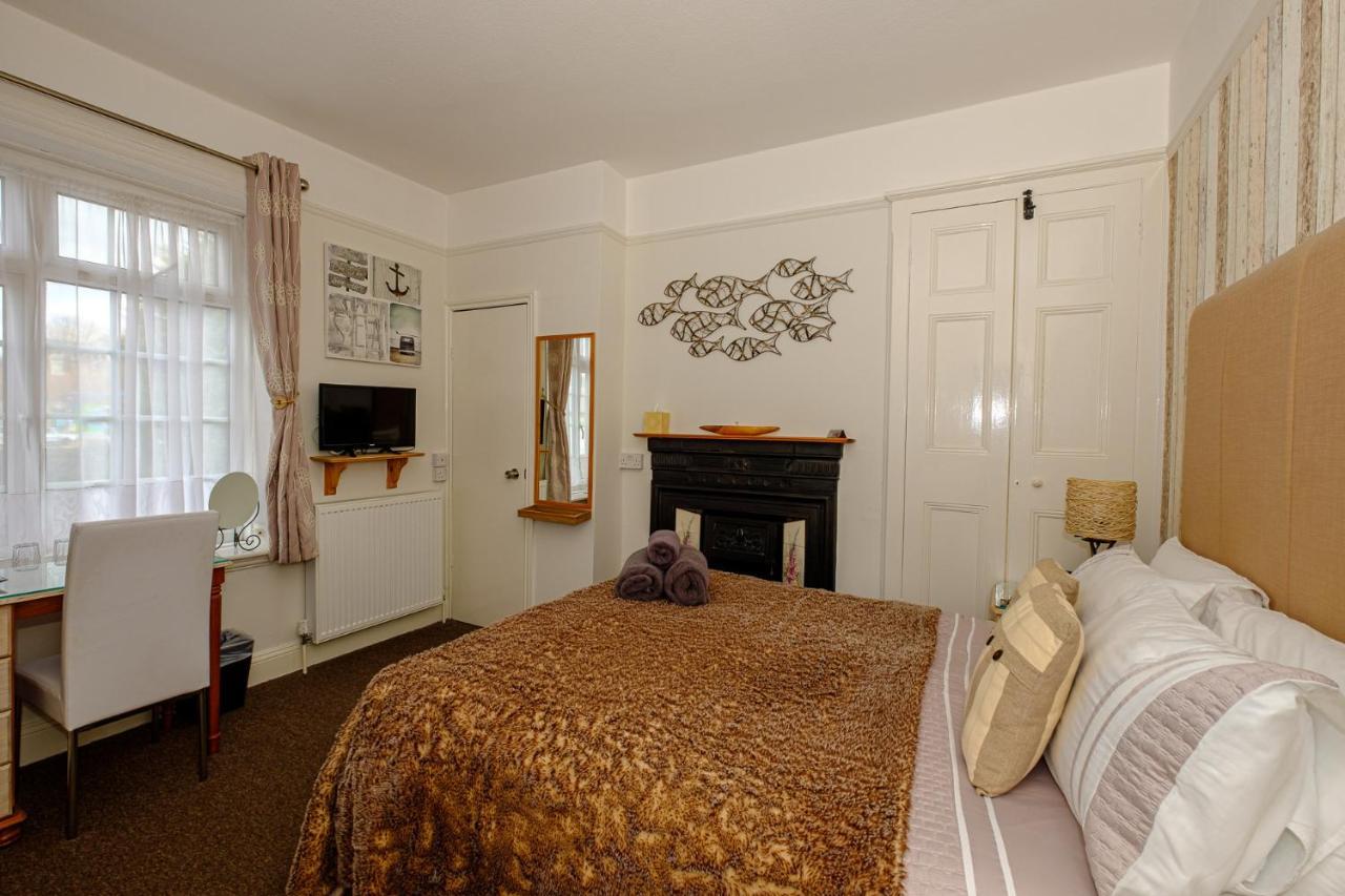 Robertsbrook Guest House Суонидж Екстериор снимка
