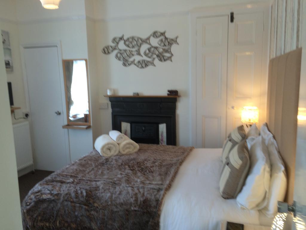 Robertsbrook Guest House Суонидж Стая снимка