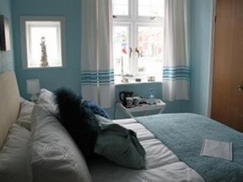 Robertsbrook Guest House Суонидж Екстериор снимка